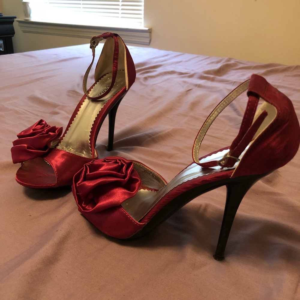 Shoes - Picture 2 of 3